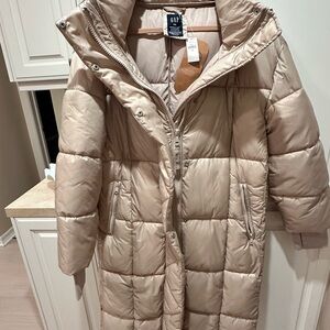GAP Women's Beige Puffer Jacket